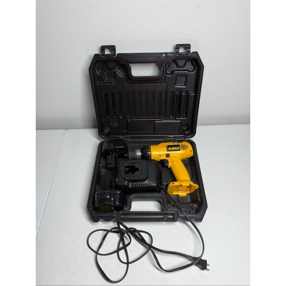 DeWalt DW9116 7,2V-18V Cordless Drill Driver Tool 1 hr Battery Charger 2 Battery - Picture 2 of 15